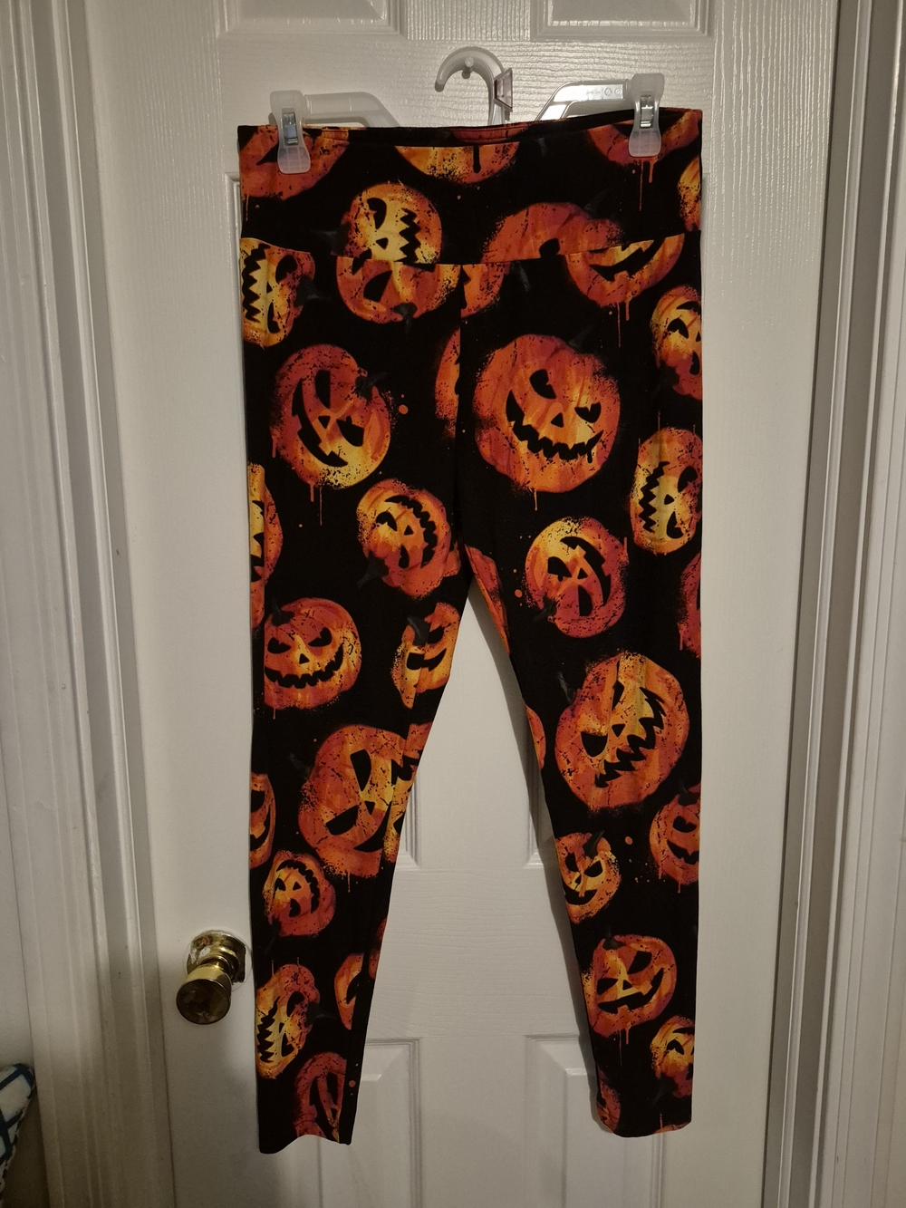 No Boundaries Black Halloween Pumpkin Print Leggings